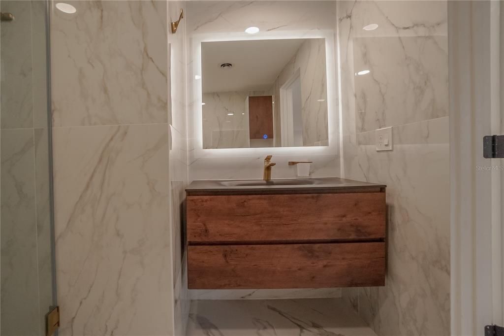 For Sale: $359,800 (3 beds, 2 baths, 1016 Square Feet)