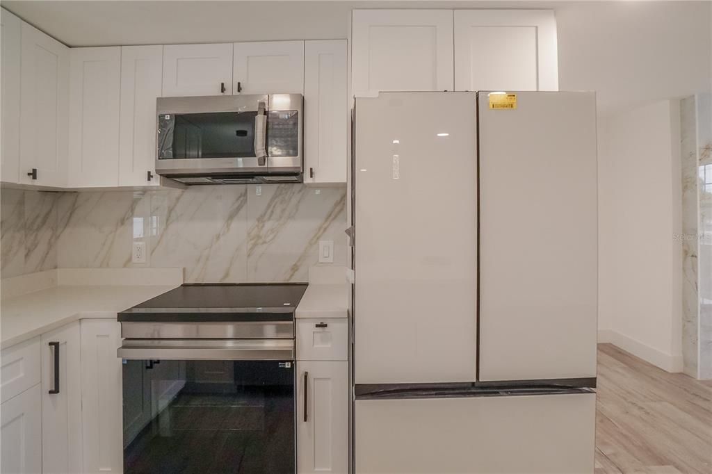 For Sale: $359,800 (3 beds, 2 baths, 1016 Square Feet)