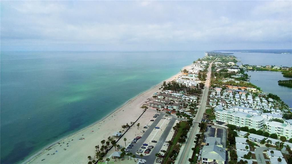 For Sale: $359,800 (3 beds, 2 baths, 1016 Square Feet)