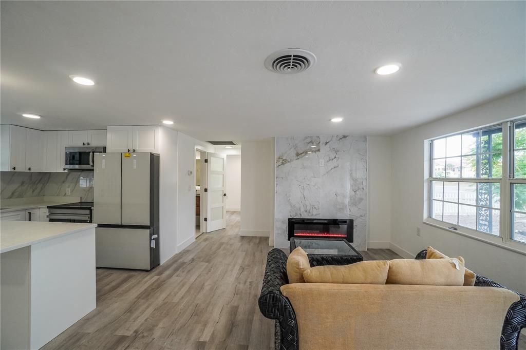 For Sale: $359,800 (3 beds, 2 baths, 1016 Square Feet)