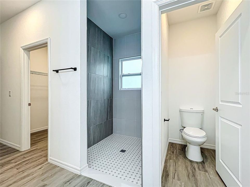 На продажу: $359,900 (3 спален, 2 ванн, 1637 Квадратных фут)