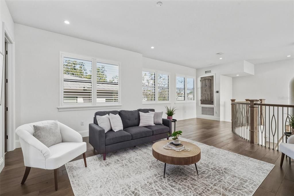 待售: $2,599,000 (6 贝兹, 5 浴室, 3946 平方英尺)