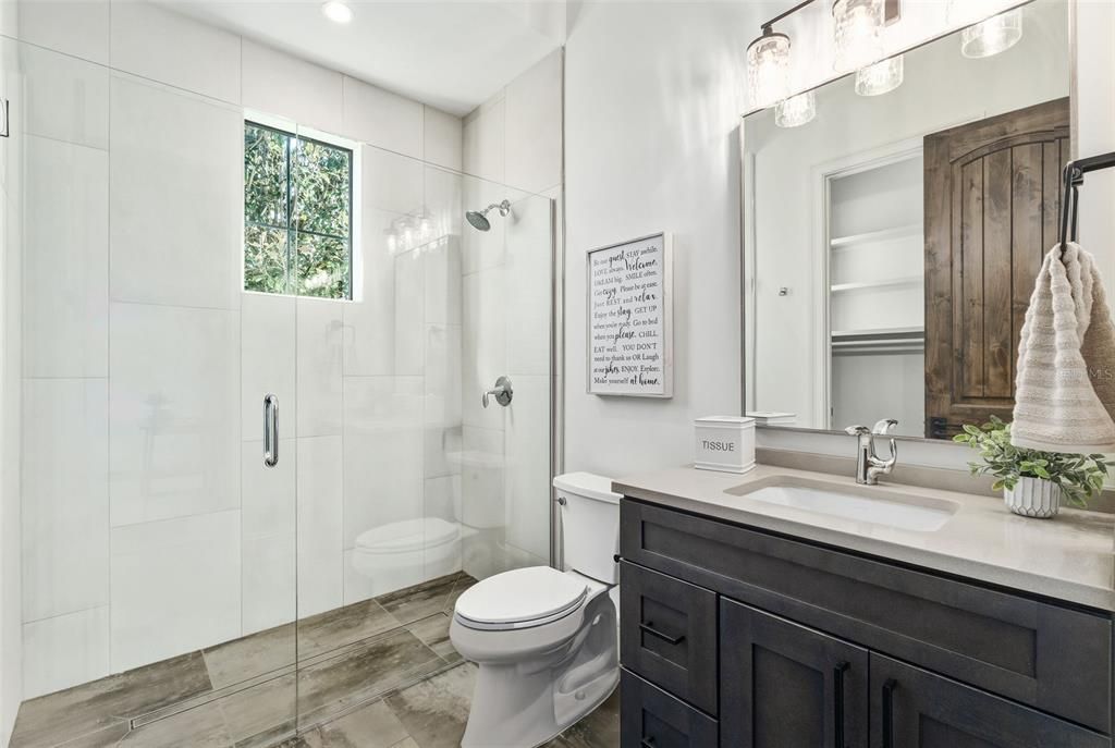 待售: $2,599,000 (6 贝兹, 5 浴室, 3946 平方英尺)