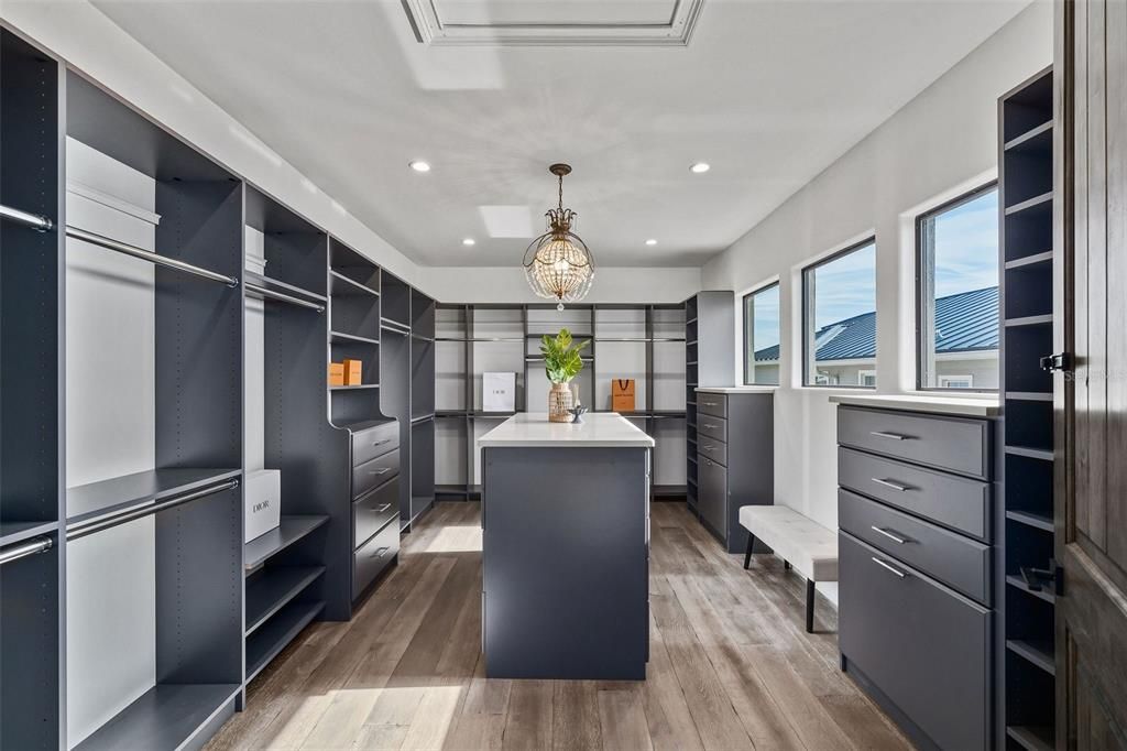 待售: $2,599,000 (6 贝兹, 5 浴室, 3946 平方英尺)