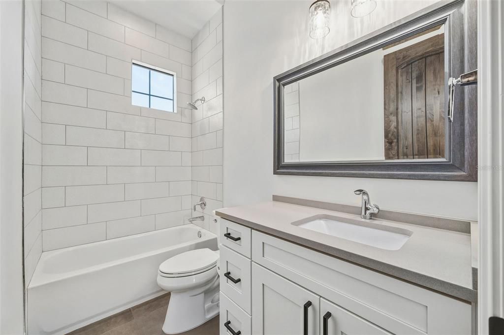 待售: $2,599,000 (6 贝兹, 5 浴室, 3946 平方英尺)