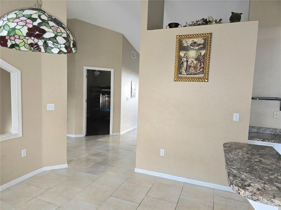 На продажу: $250,000 (4 спален, 2 ванн, 1634 Квадратных фут)