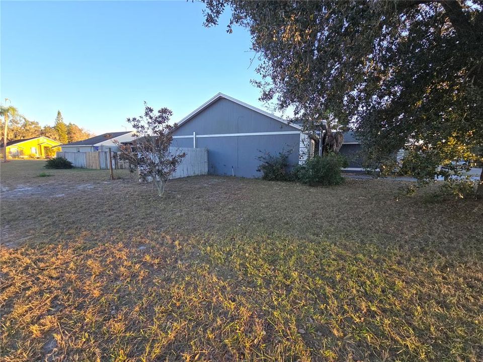 На продажу: $250,000 (4 спален, 2 ванн, 1634 Квадратных фут)