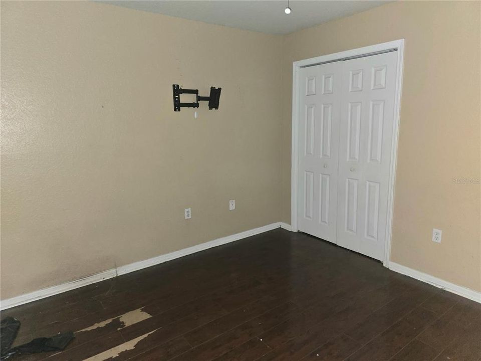 На продажу: $250,000 (4 спален, 2 ванн, 1634 Квадратных фут)