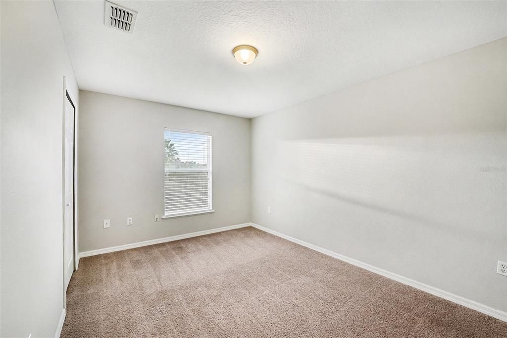 En Venta: $369,000 (4 camas, 3 baños, 2701 Pies cuadrados)