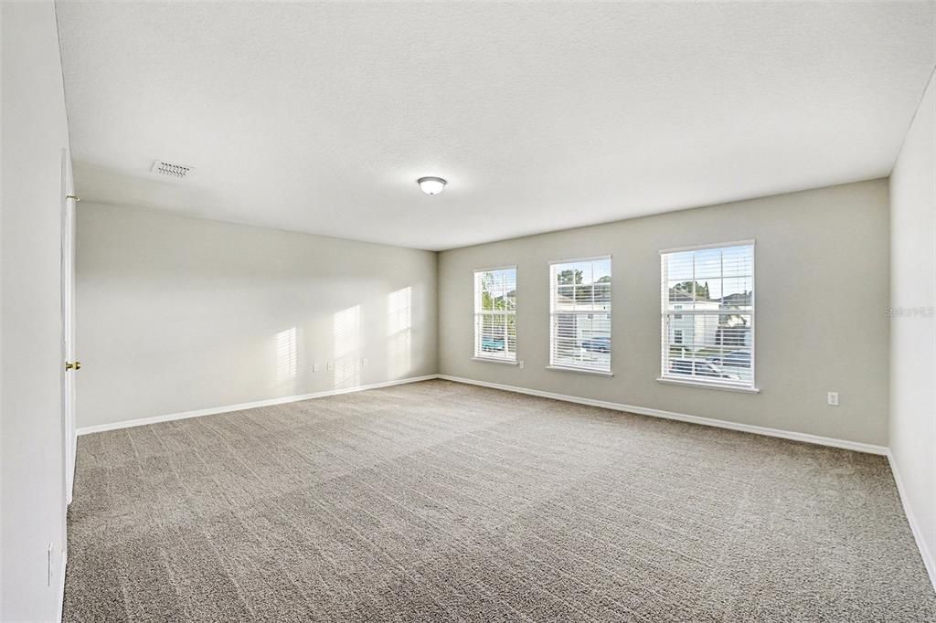 En Venta: $369,000 (4 camas, 3 baños, 2701 Pies cuadrados)