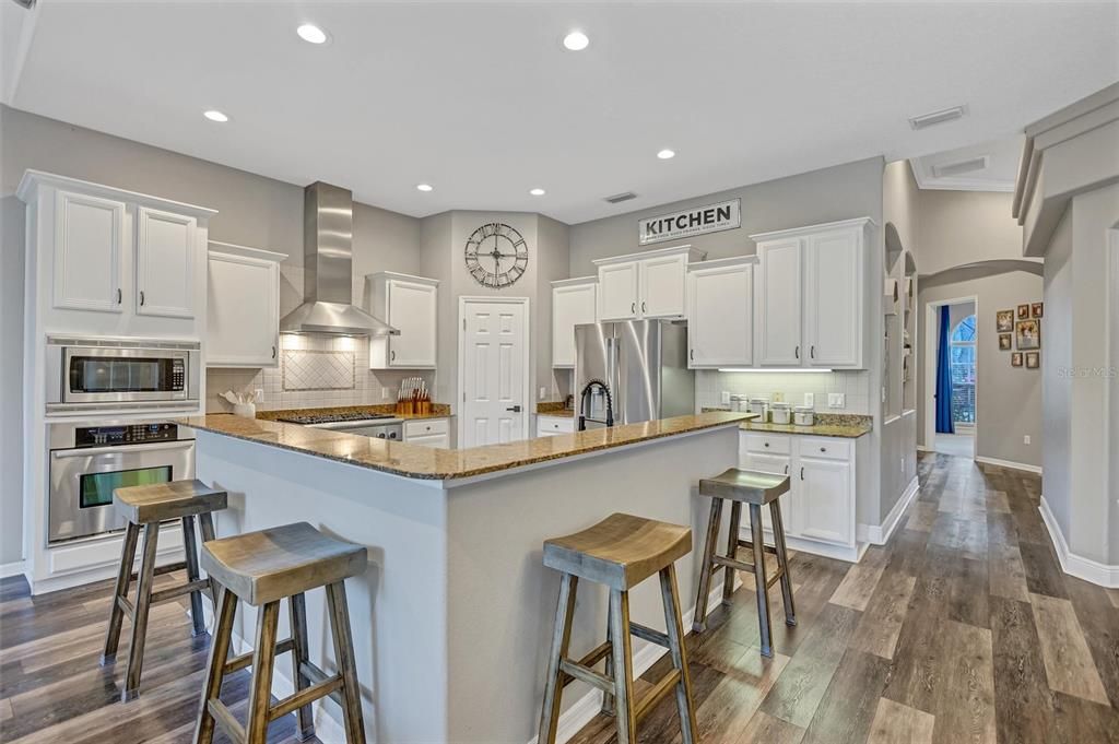 待售: $925,000 (5 贝兹, 3 浴室, 3479 平方英尺)