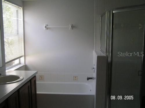 For Rent: $2,295 (3 beds, 2 baths, 1641 Square Feet)