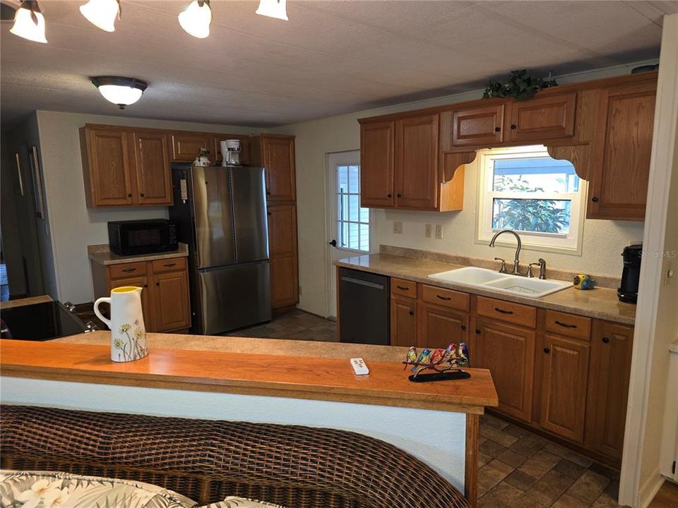 For Sale: $159,900 (2 beds, 2 baths, 1151 Square Feet)