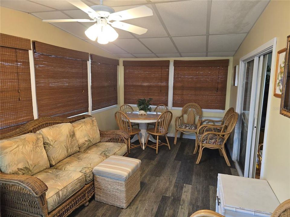 For Sale: $159,900 (2 beds, 2 baths, 1151 Square Feet)