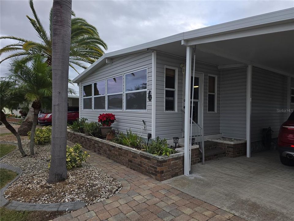 For Sale: $159,900 (2 beds, 2 baths, 1151 Square Feet)