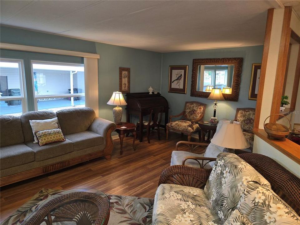 For Sale: $159,900 (2 beds, 2 baths, 1151 Square Feet)