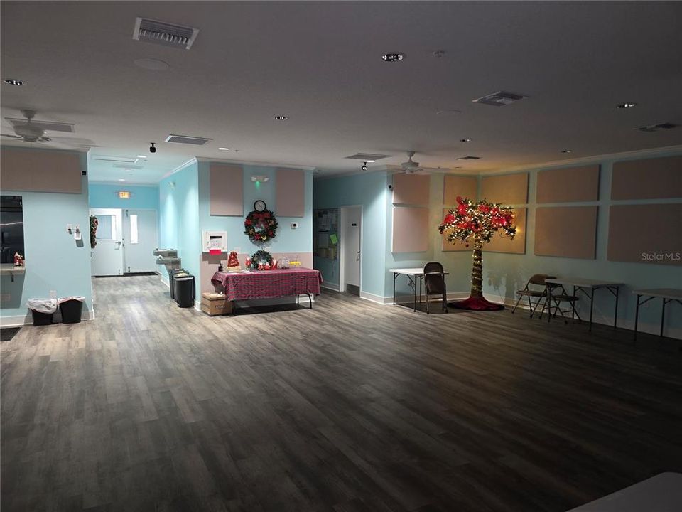 For Sale: $159,900 (2 beds, 2 baths, 1151 Square Feet)