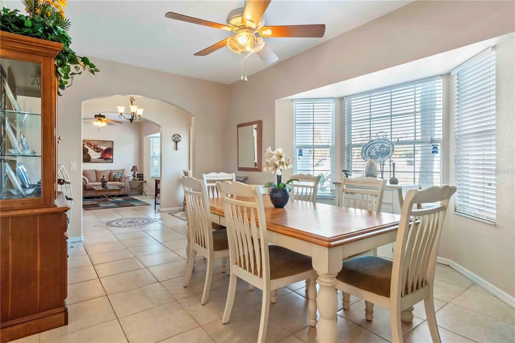 待售: $535,000 (4 贝兹, 2 浴室, 2276 平方英尺)