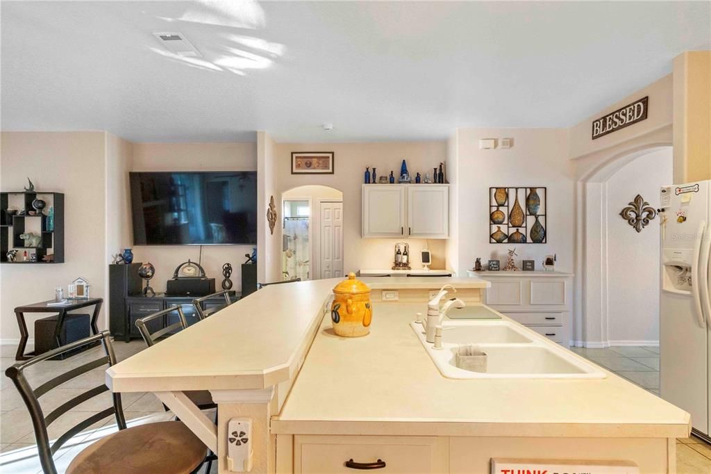 待售: $535,000 (4 贝兹, 2 浴室, 2276 平方英尺)