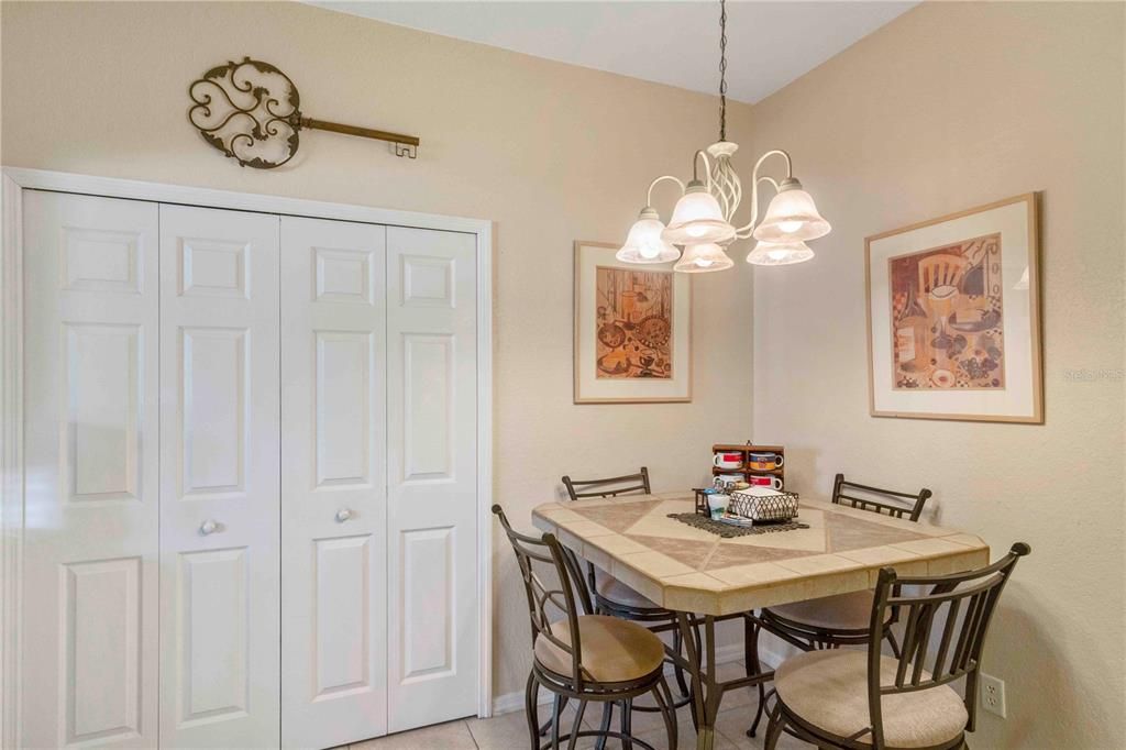 待售: $535,000 (4 贝兹, 2 浴室, 2276 平方英尺)