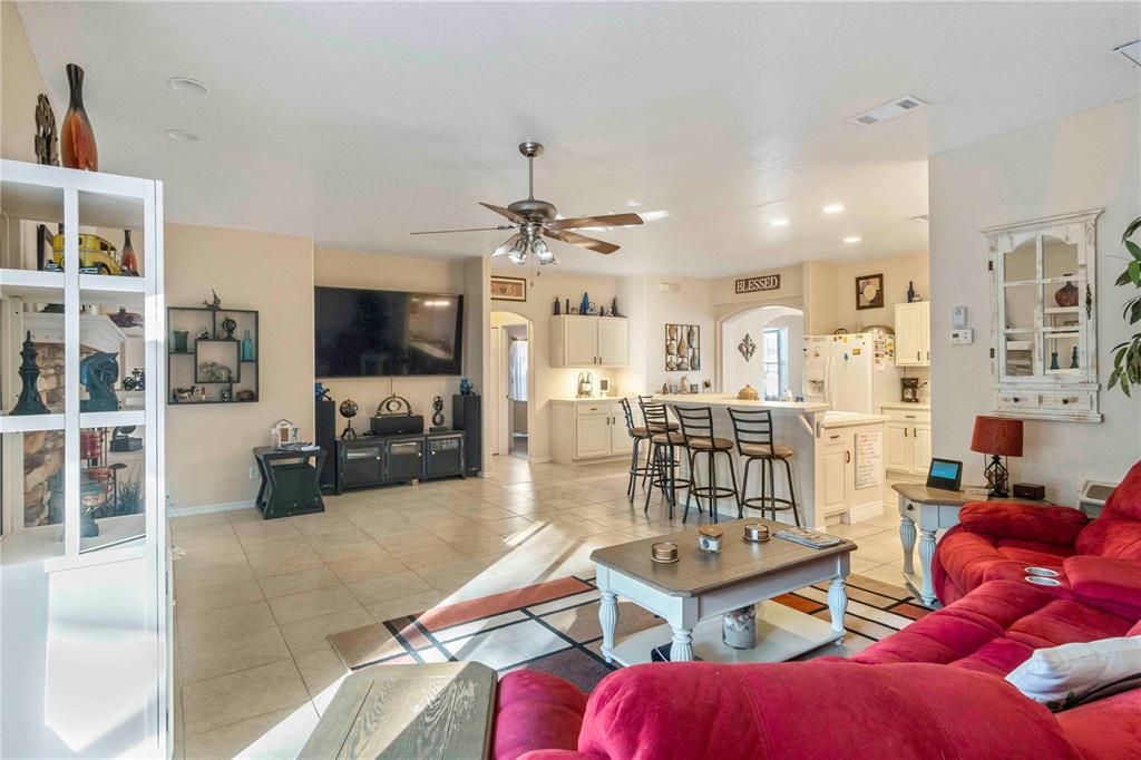 待售: $535,000 (4 贝兹, 2 浴室, 2276 平方英尺)