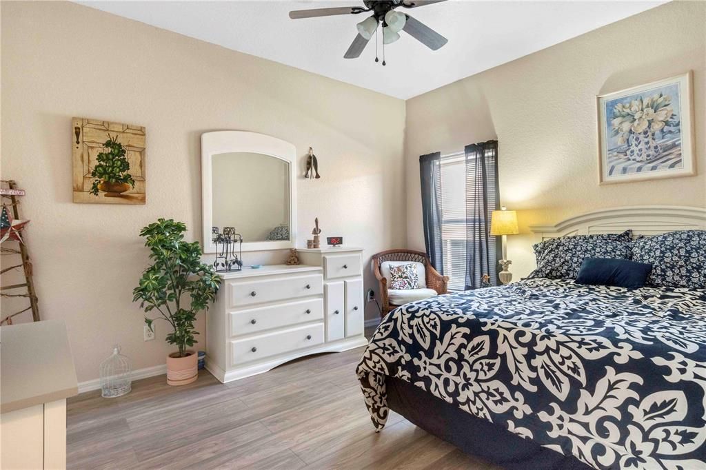 待售: $535,000 (4 贝兹, 2 浴室, 2276 平方英尺)