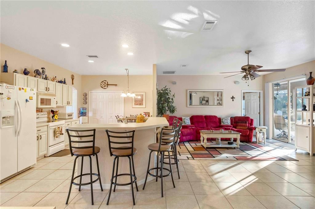 待售: $535,000 (4 贝兹, 2 浴室, 2276 平方英尺)