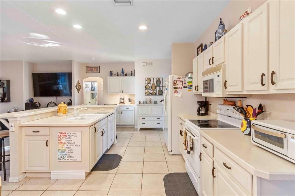 待售: $535,000 (4 贝兹, 2 浴室, 2276 平方英尺)