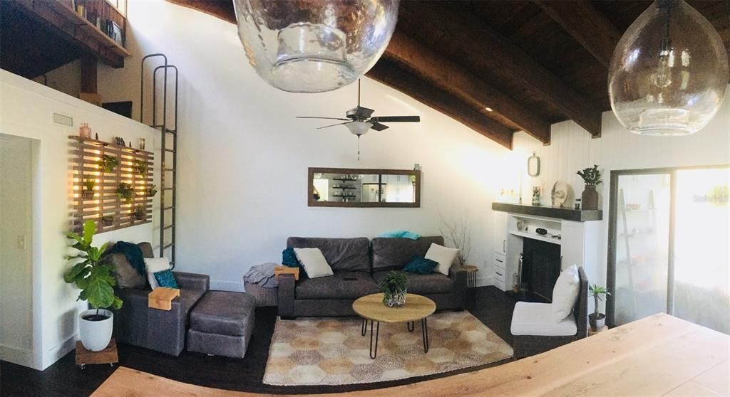 For Rent: $1,795 (2 beds, 1 baths, 1141 Square Feet)