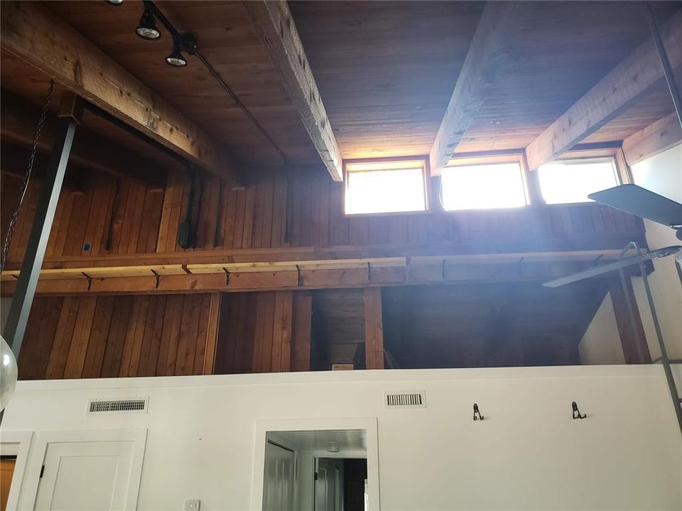 For Rent: $1,795 (2 beds, 1 baths, 1141 Square Feet)