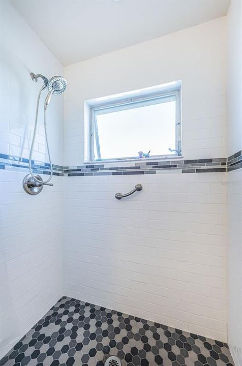 En Venta: $280,000 (2 camas, 2 baños, 1250 Pies cuadrados)