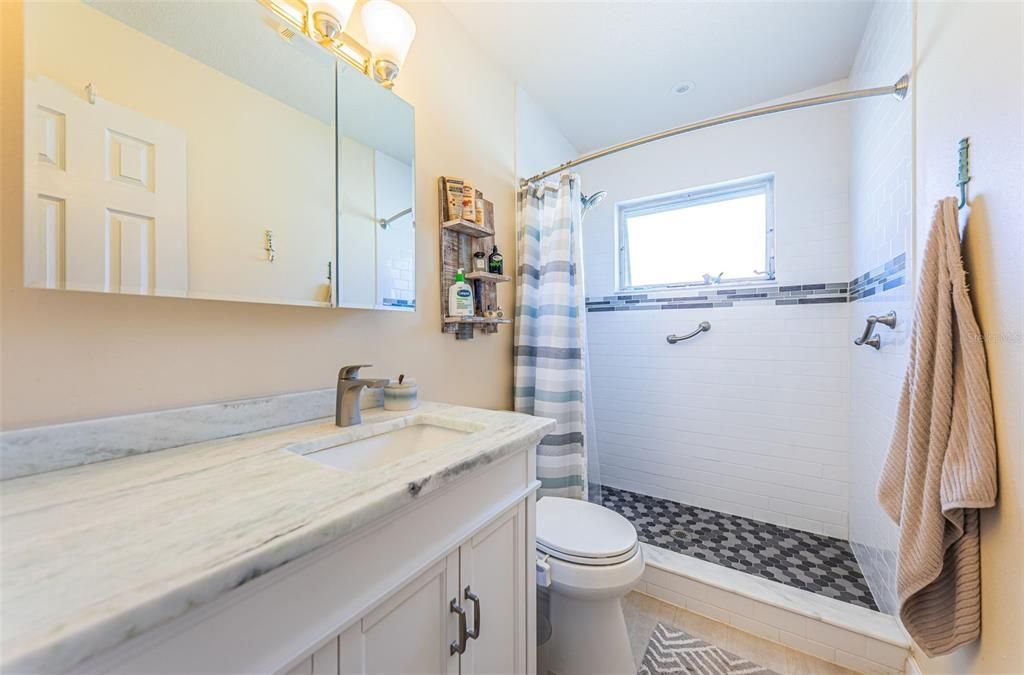 En Venta: $280,000 (2 camas, 2 baños, 1250 Pies cuadrados)