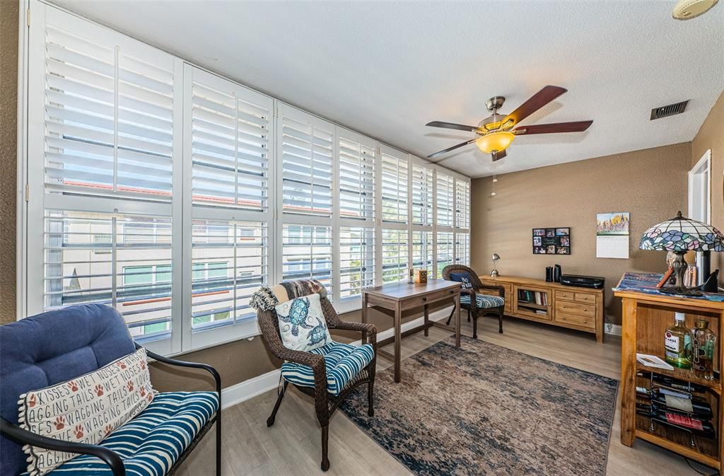 En Venta: $280,000 (2 camas, 2 baños, 1250 Pies cuadrados)