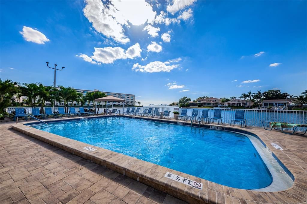 En Venta: $280,000 (2 camas, 2 baños, 1250 Pies cuadrados)