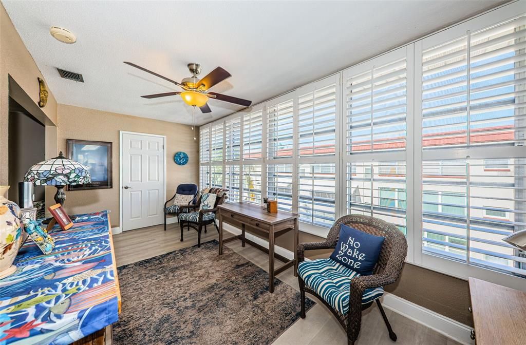 En Venta: $280,000 (2 camas, 2 baños, 1250 Pies cuadrados)