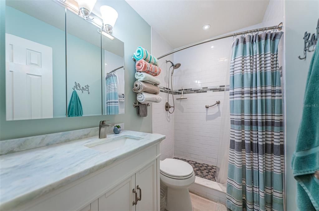 En Venta: $280,000 (2 camas, 2 baños, 1250 Pies cuadrados)