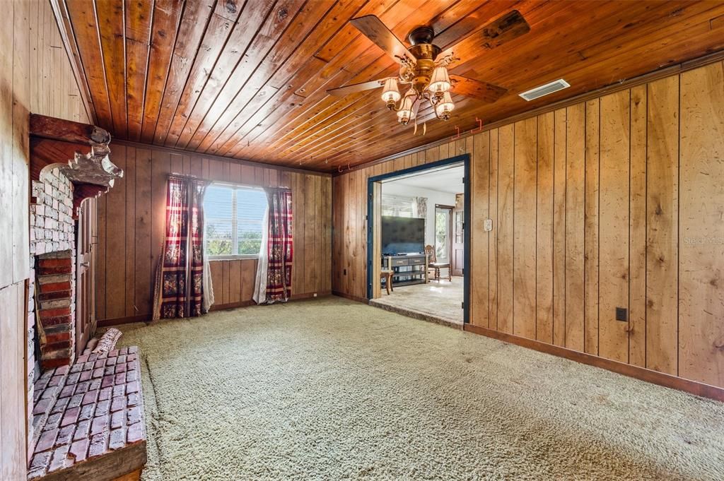 待售: $180,000 (3 贝兹, 1 浴室, 1506 平方英尺)