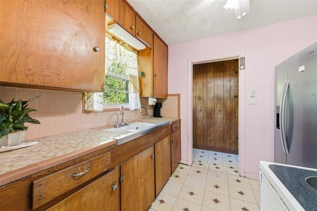 待售: $180,000 (3 贝兹, 1 浴室, 1506 平方英尺)