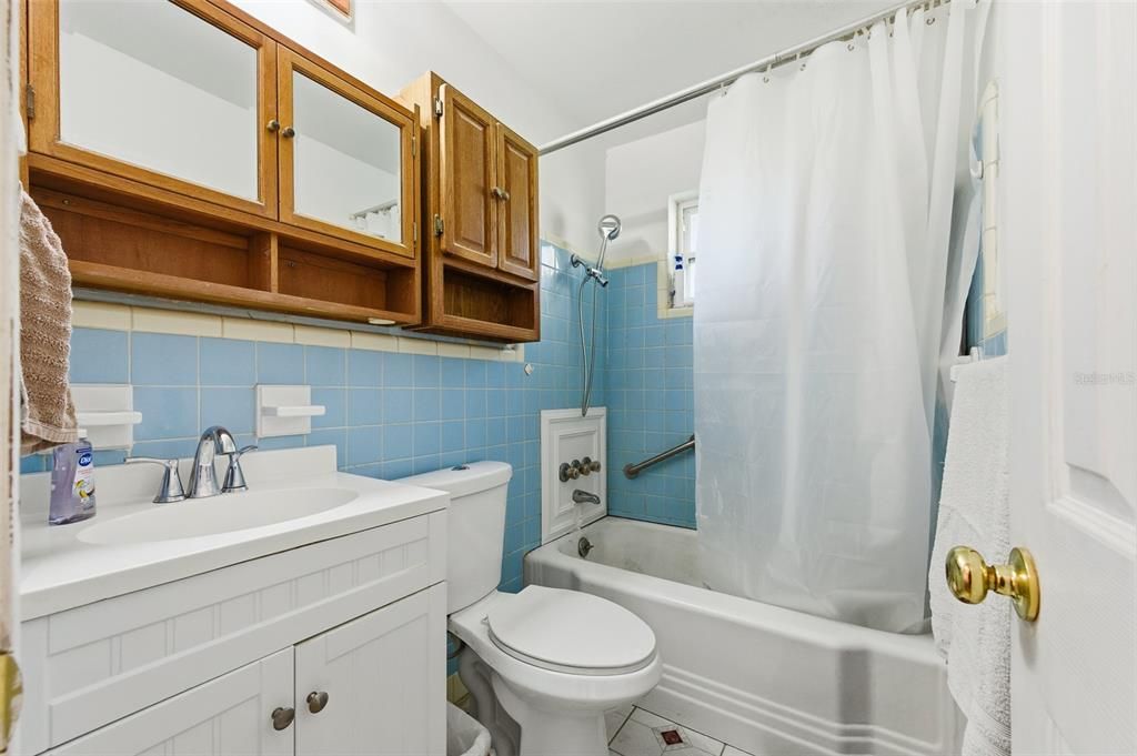 待售: $180,000 (3 贝兹, 1 浴室, 1506 平方英尺)