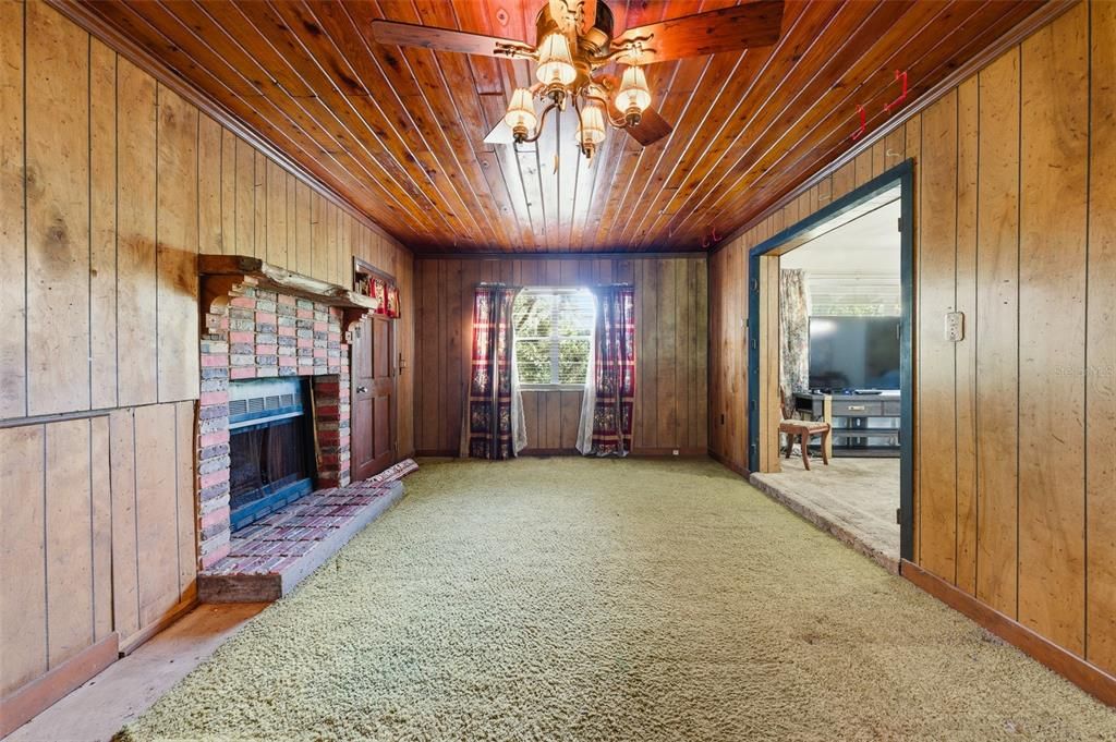 待售: $180,000 (3 贝兹, 1 浴室, 1506 平方英尺)