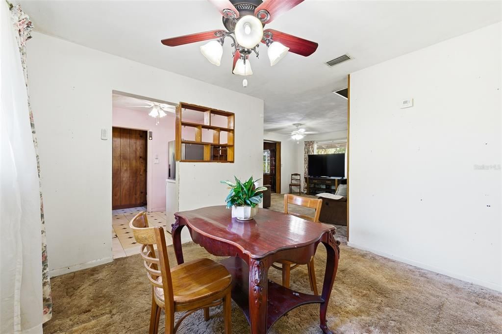 待售: $180,000 (3 贝兹, 1 浴室, 1506 平方英尺)