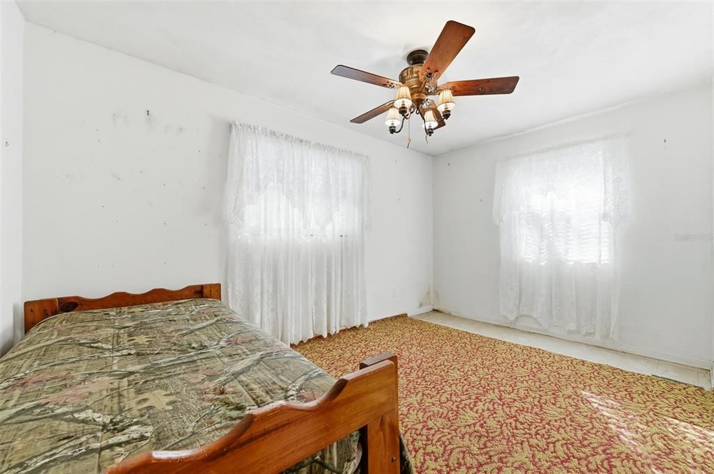 待售: $180,000 (3 贝兹, 1 浴室, 1506 平方英尺)