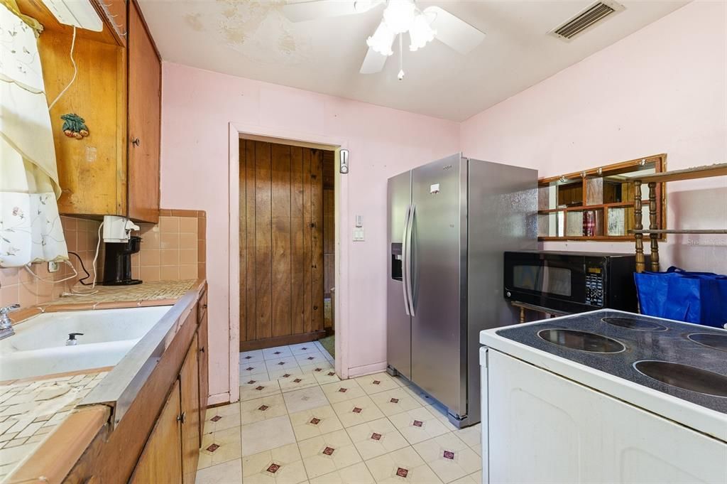 待售: $180,000 (3 贝兹, 1 浴室, 1506 平方英尺)