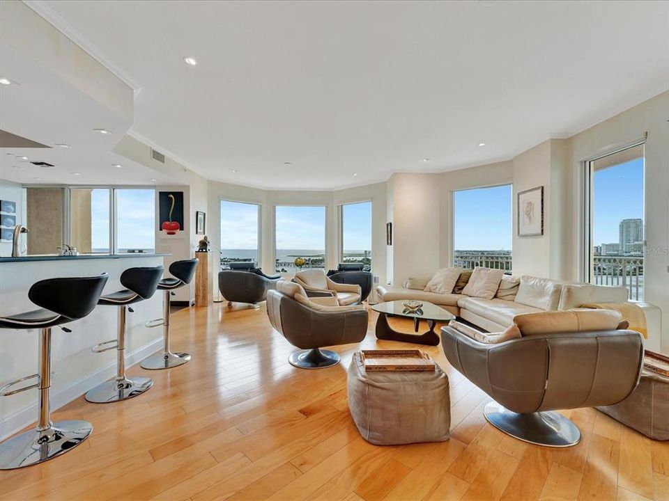 For Rent: $11,000 (2 beds, 2 baths, 2600 Square Feet)