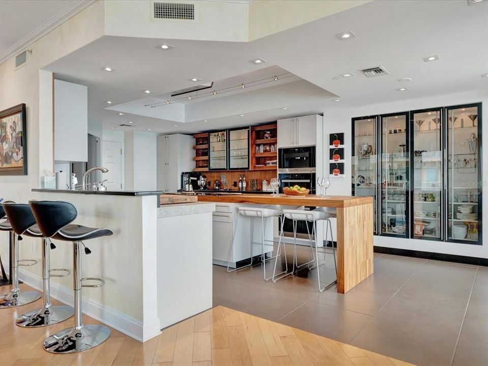 For Rent: $11,000 (2 beds, 2 baths, 2600 Square Feet)