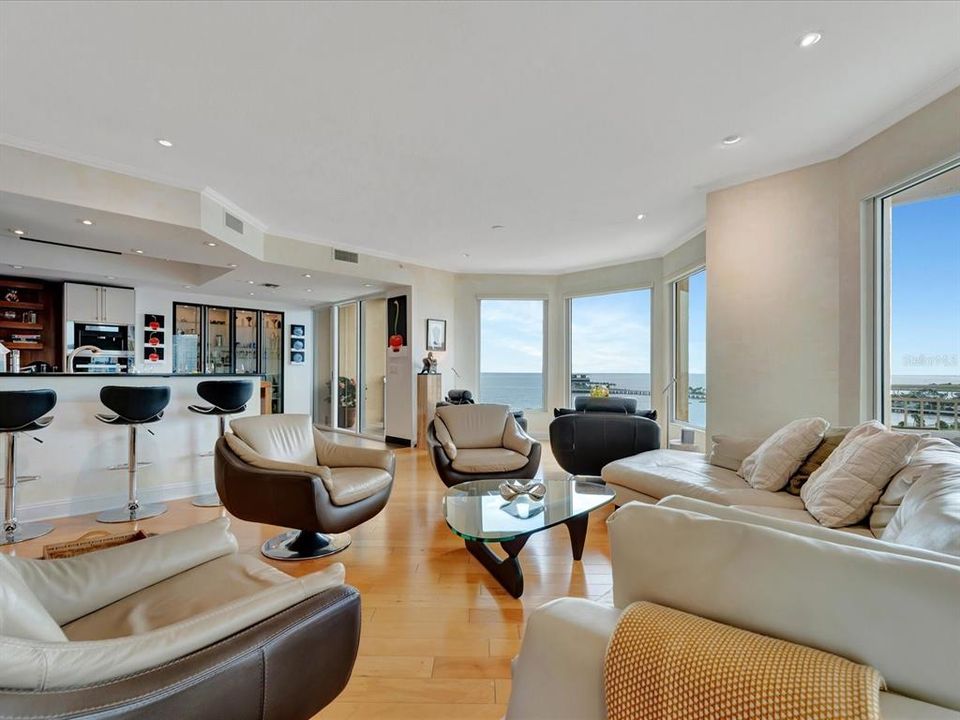 For Rent: $11,000 (2 beds, 2 baths, 2600 Square Feet)