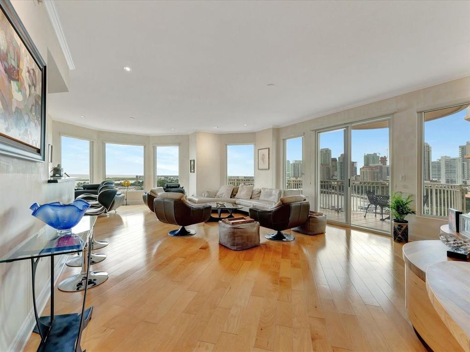 For Rent: $11,000 (2 beds, 2 baths, 2600 Square Feet)