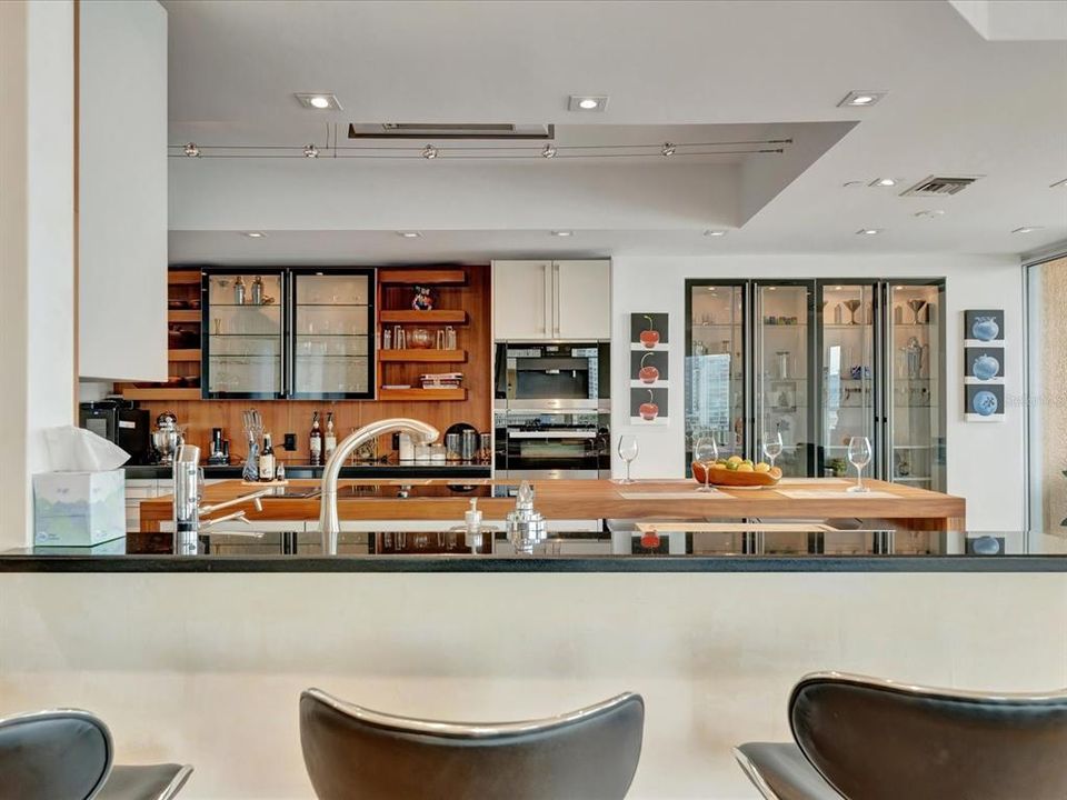 For Rent: $11,000 (2 beds, 2 baths, 2600 Square Feet)