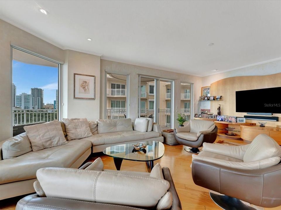 For Rent: $11,000 (2 beds, 2 baths, 2600 Square Feet)