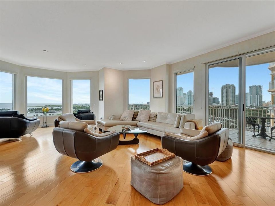 For Rent: $11,000 (2 beds, 2 baths, 2600 Square Feet)